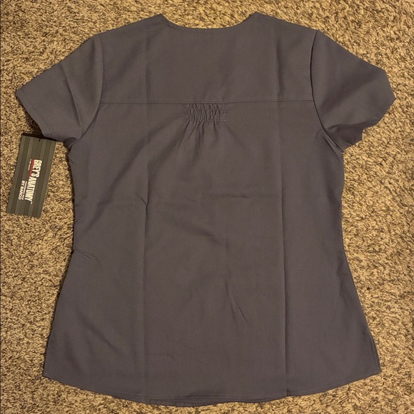 Grey’s Anatomy 2 pocket scrub top in granite -size medium NWT - Picture 5 of 5